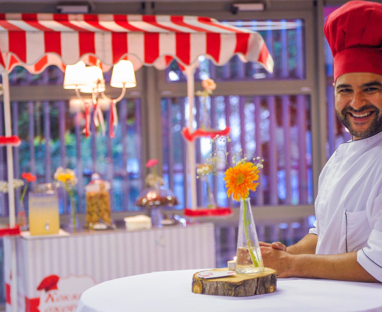 Οι απόφοιτοι στο προσκήνιο - Κωνσταντίνος Λιάπης